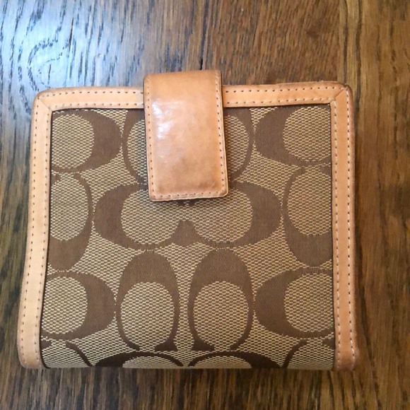 COACH signature wallet - Picture 2 of 3